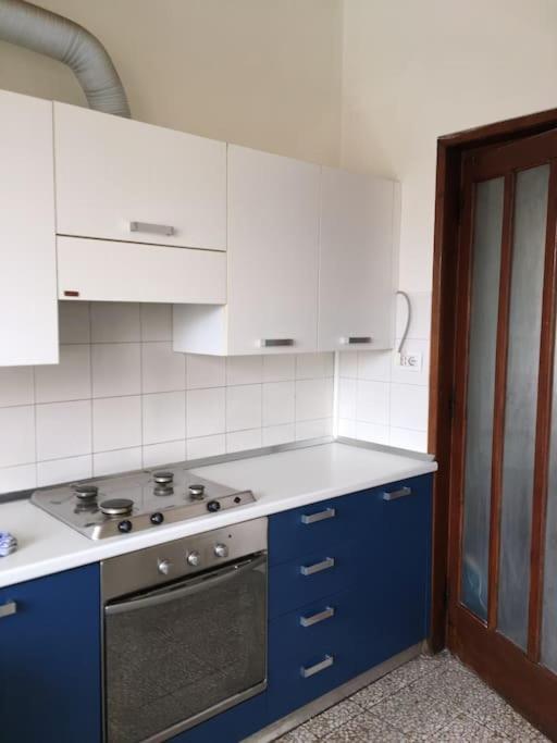 La Casa Di Aurora Apartment Ivrea Bagian luar foto