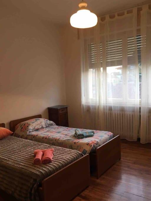 La Casa Di Aurora Apartment Ivrea Bagian luar foto