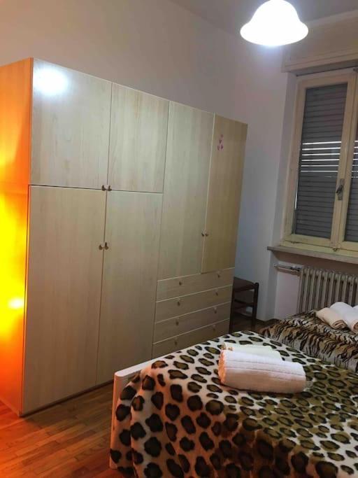 La Casa Di Aurora Apartment Ivrea Bagian luar foto